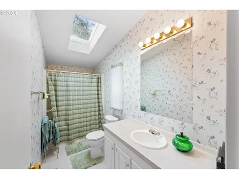 555 Shorepines Court Coos Bay OR 97420