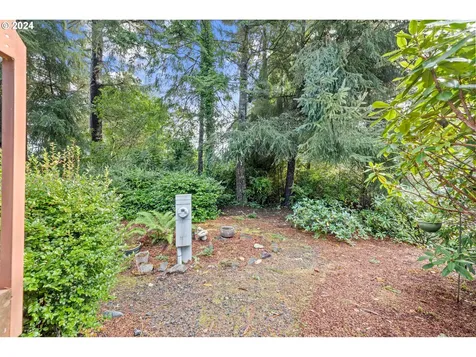 555 Shorepines Court Coos Bay OR 97420