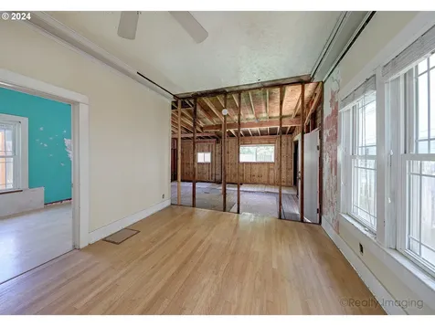 6535 Se Woodstock Boulevard Portland OR 97206