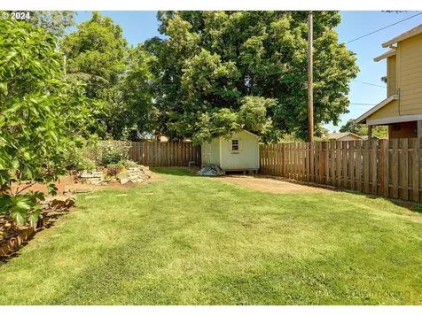 6535 Se Woodstock Boulevard Portland OR 97206