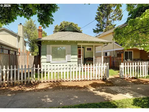 6535 Se Woodstock Boulevard Portland OR 97206