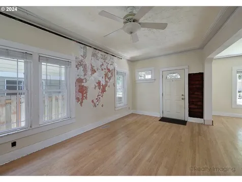 6535 Se Woodstock Boulevard Portland OR 97206
