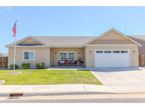 901 SW Coyote Drive Hermiston OR 97838