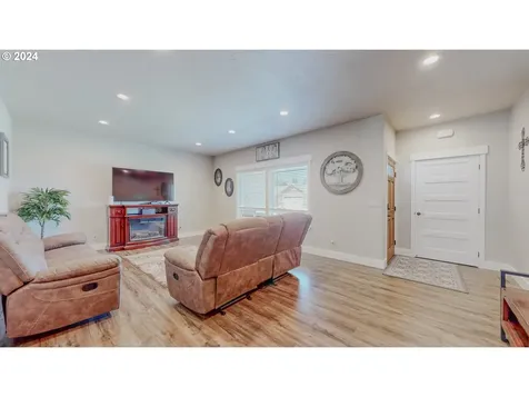 901 SW Coyote Drive Hermiston OR 97838