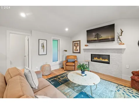 1830 Cloverleaf Road Lake Oswego OR 97034