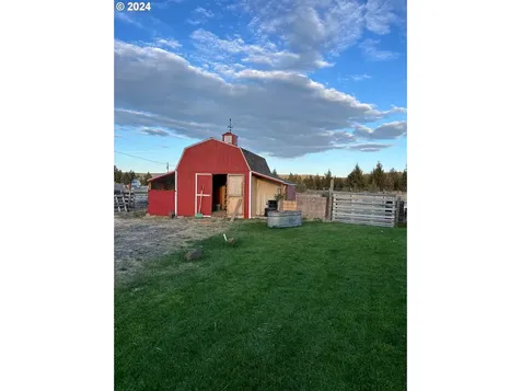 5605 SE Sioux Loop Prineville OR 97754