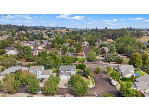 2311 SW Howard Drive Mcminnville OR 97128