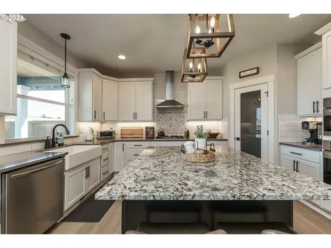 248 SW 18th Avenue Canby OR 97013