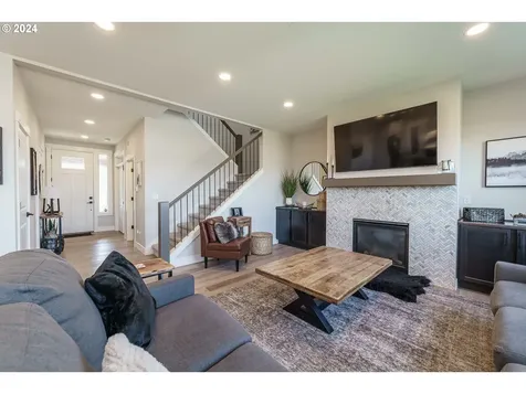 248 SW 18th Avenue Canby OR 97013