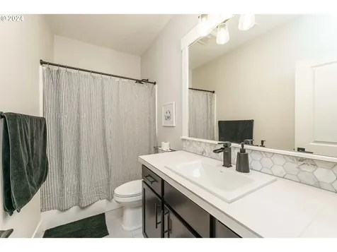 248 SW 18th Avenue Canby OR 97013