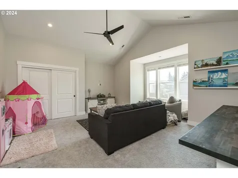 248 SW 18th Avenue Canby OR 97013