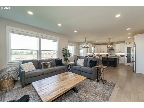 248 SW 18th Avenue Canby OR 97013