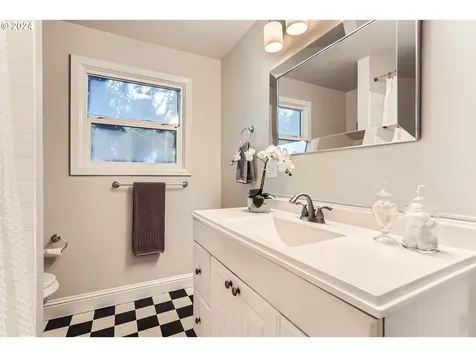 6316 NE 38th Street Vancouver WA 98661