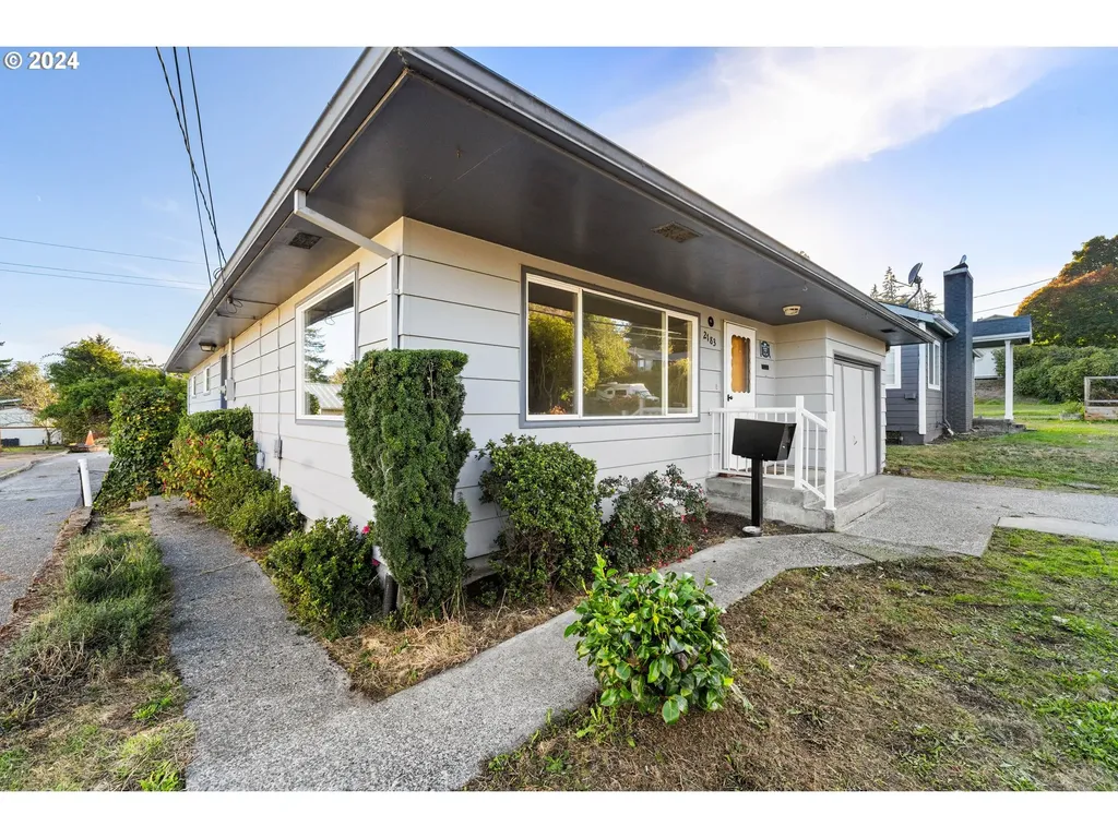 2183 Lombard Street North Bend OR 97459