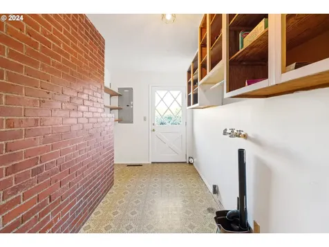 2183 Lombard Street North Bend OR 97459