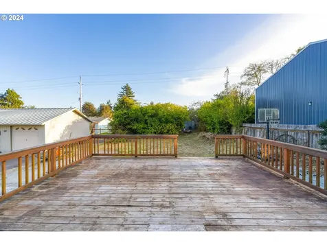 2183 Lombard Street North Bend OR 97459