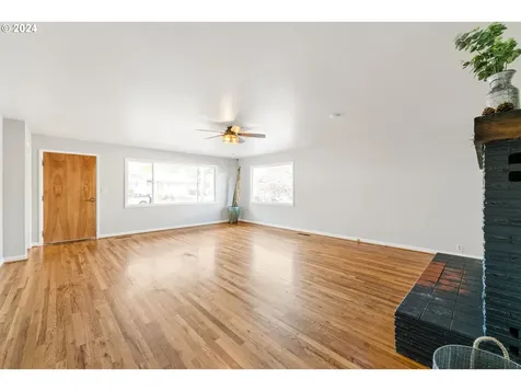 2183 Lombard Street North Bend OR 97459