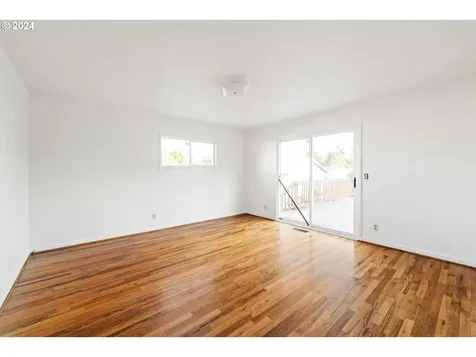 2183 Lombard Street North Bend OR 97459
