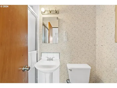 2183 Lombard Street North Bend OR 97459