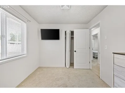 2036 Dakota Street Eugene OR 97402