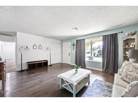 2036 Dakota Street Eugene OR 97402