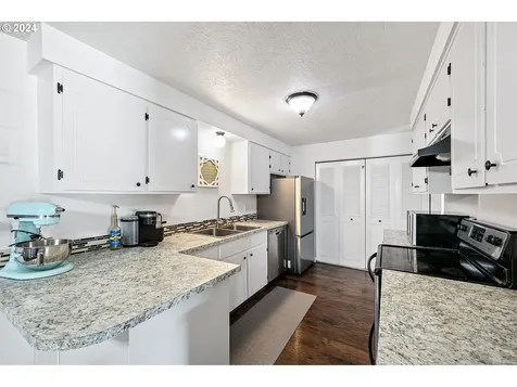 2036 Dakota Street Eugene OR 97402
