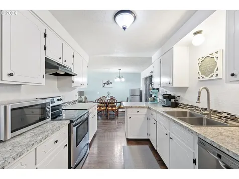 2036 Dakota Street Eugene OR 97402