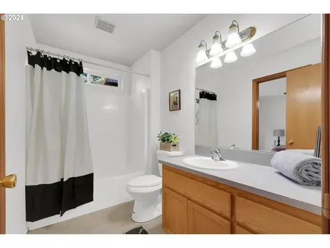 1423 Skipper Avenue Eugene OR 97404