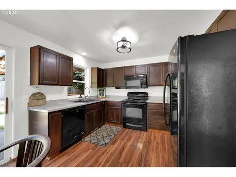 1423 Skipper Avenue Eugene OR 97404