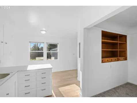 17132 SE Stephens Street Portland OR 97233