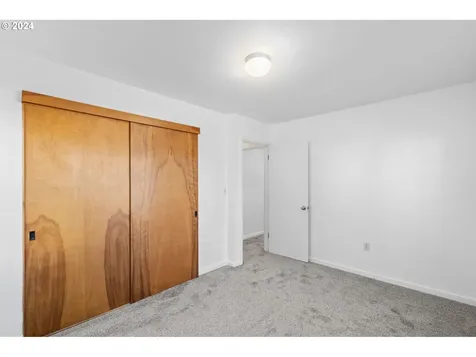 17132 SE Stephens Street Portland OR 97233