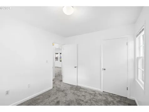 17132 SE Stephens Street Portland OR 97233