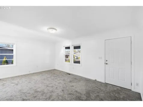 17132 SE Stephens Street Portland OR 97233