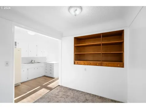 17132 SE Stephens Street Portland OR 97233