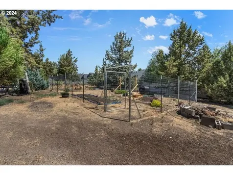 3758 Sw 32nd Street Redmond OR 97756
