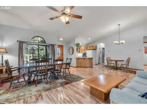 3758 Sw 32nd Street Redmond OR 97756