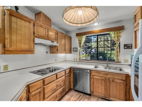 3758 Sw 32nd Street Redmond OR 97756