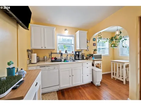8431 NE Prescott Street Portland OR 97220