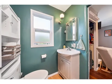 8431 NE Prescott Street Portland OR 97220