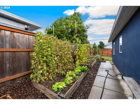8431 NE Prescott Street Portland OR 97220