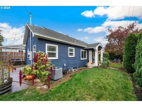 8431 NE Prescott Street Portland OR 97220