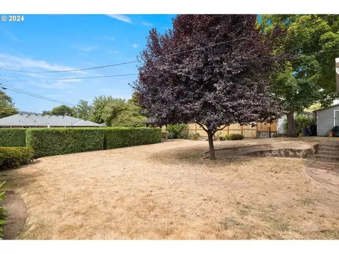 2009 Se 102nd Avenue Portland OR 97216