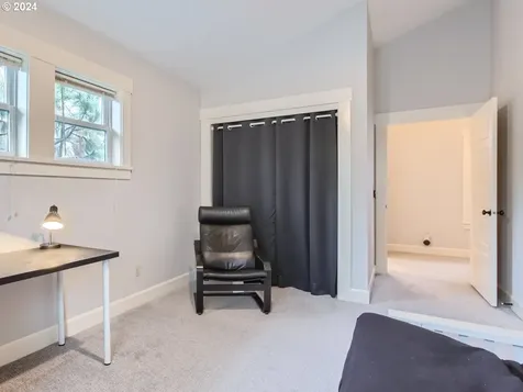 825 SE 19th Avenue Portland OR 97214