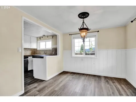 358 S 70th Street Springfield OR 97478