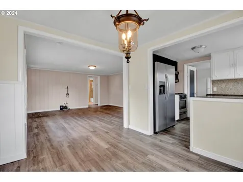 358 S 70th Street Springfield OR 97478