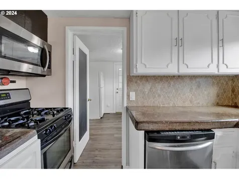 358 S 70th Street Springfield OR 97478