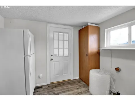 358 S 70th Street Springfield OR 97478