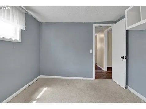 358 S 70th Street Springfield OR 97478