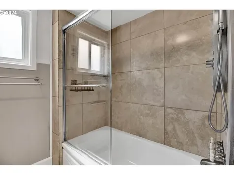 358 S 70th Street Springfield OR 97478