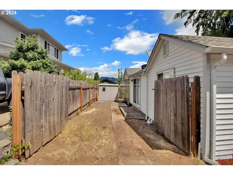 358 S 70th Street Springfield OR 97478